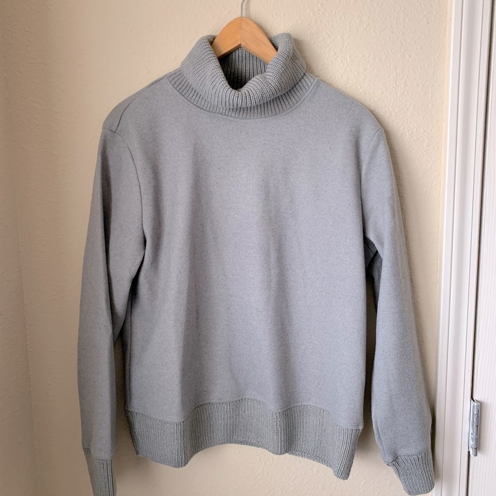 a new day grey turtleneck sweater/sweatshirt 🪴